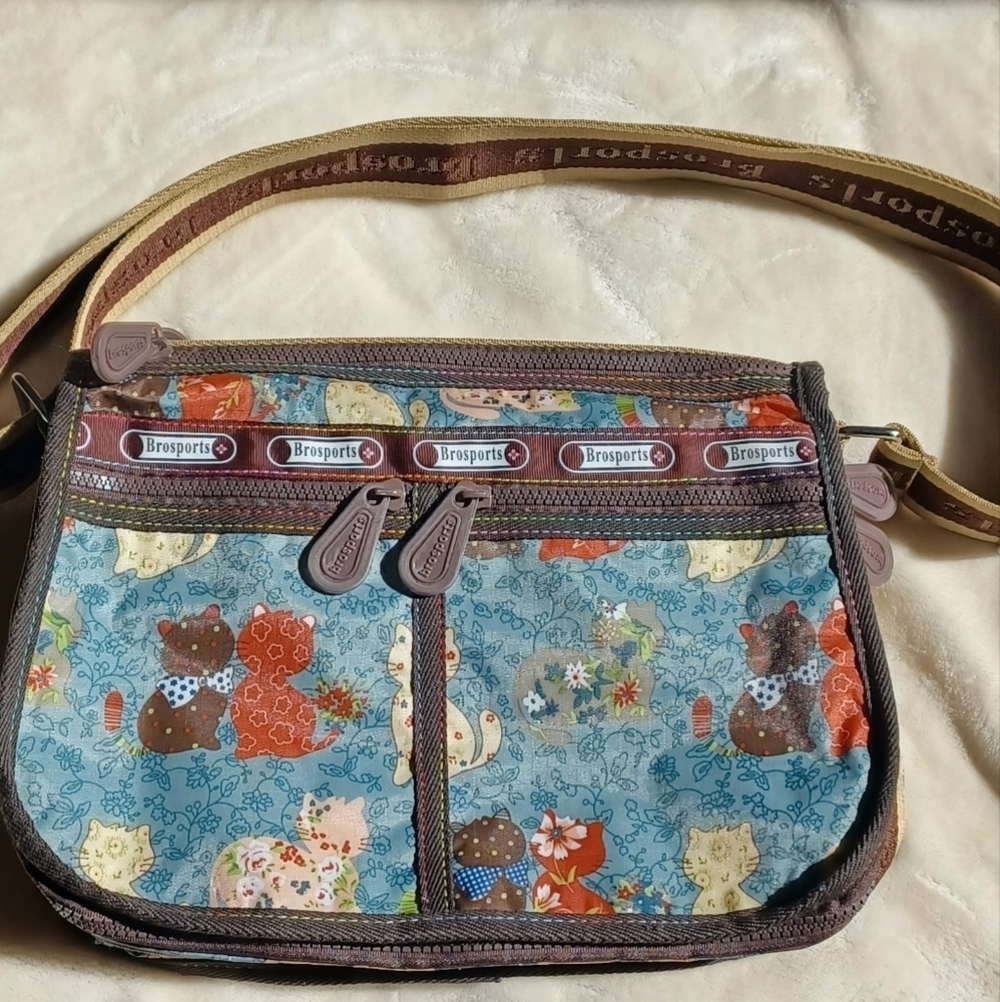 Brosports lovable cats purse lots of pockets zippers blue patchwork cat bag